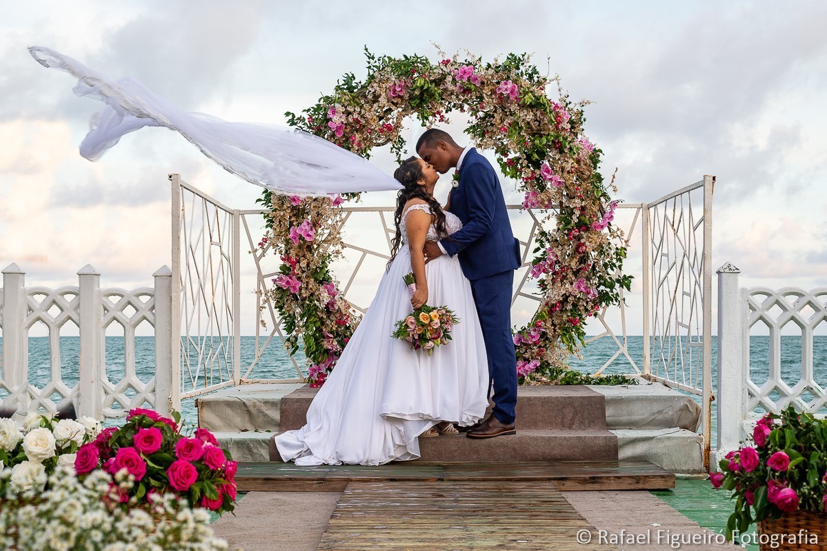 Casamento do casal Wewellyn e Jamerson, realizado  na Casa da Ilha, na Ilha de Itamaracá-PE
