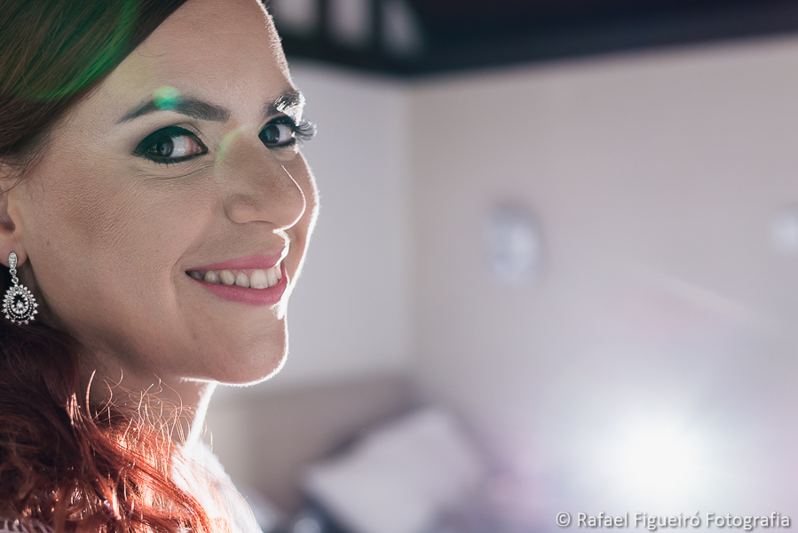 Detalhe do olhar da noiva pronta fotografado por Rafael Figueiró fotógrafo de casamentos em Recife-PE pernambuco