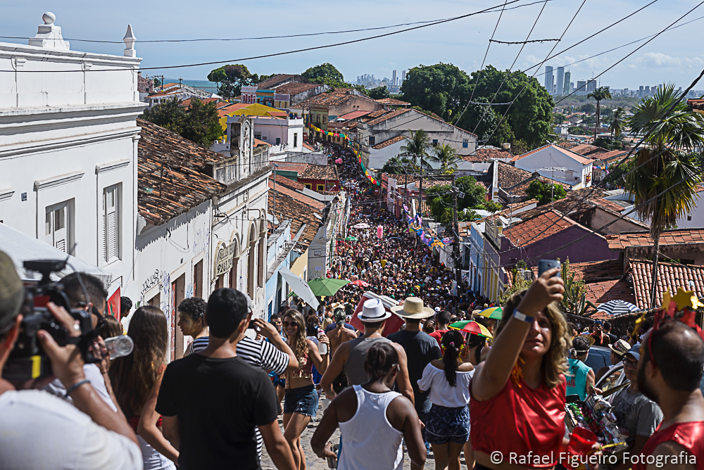 ensaio pre wedding ladeira de olinda misericórdia carnaval olinda multidão