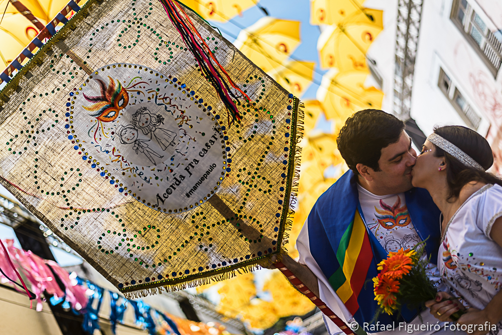 bloco carnaval olinda ladeiras casal beijo