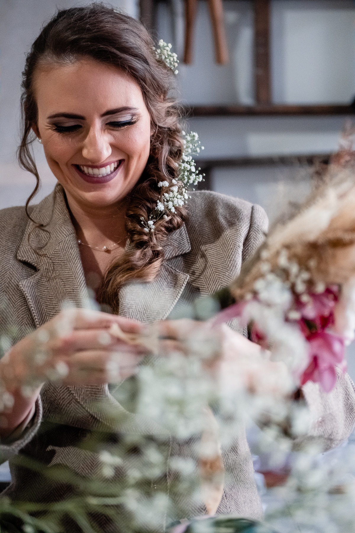 Noiva fazendo seu próprio Bouquet 