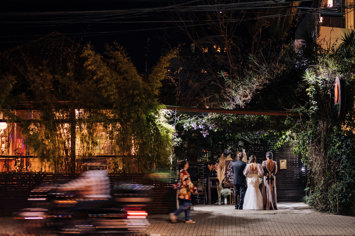 entrada da noiva com os pais