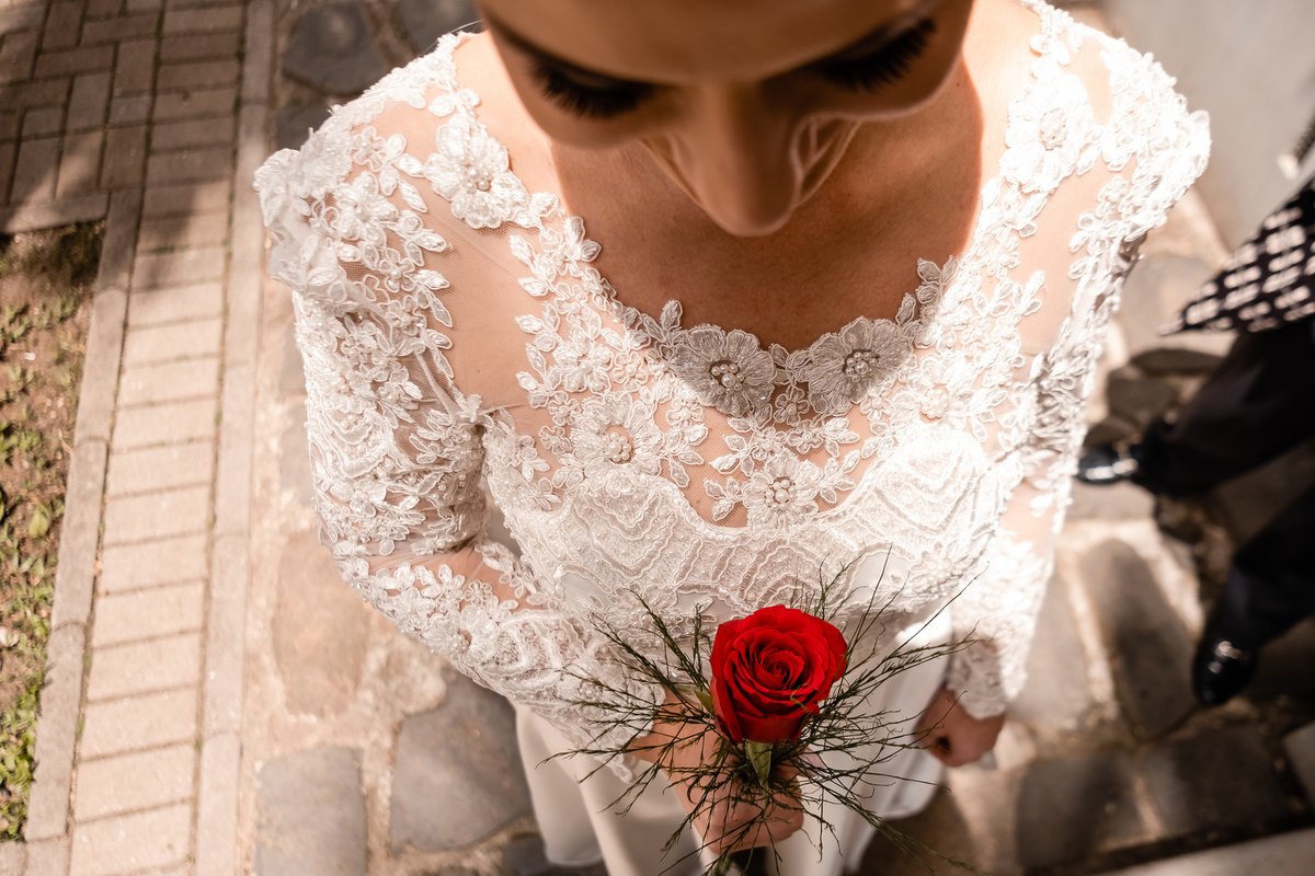 entrada da noiva rosa