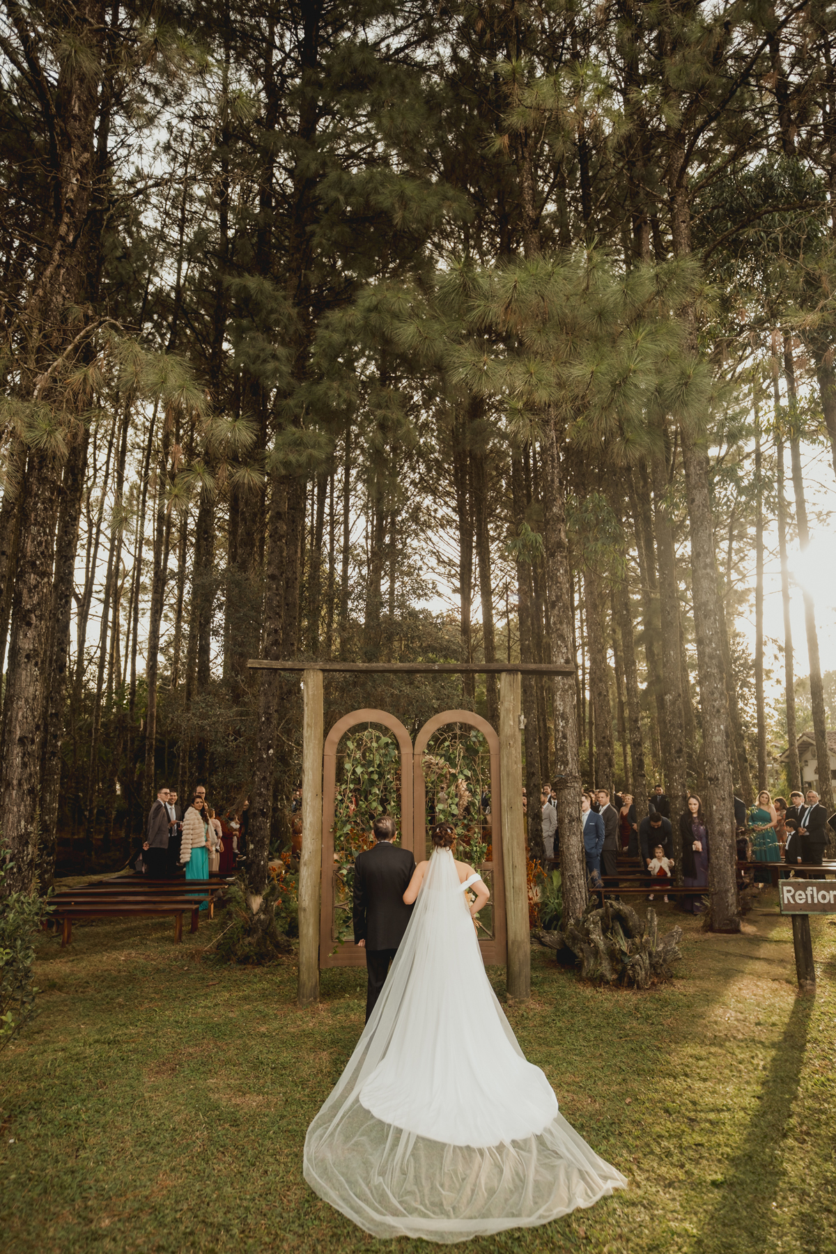 fotografo-casamento-ao-ar-livre-rancho-p-e-r-puruna-cerimonia