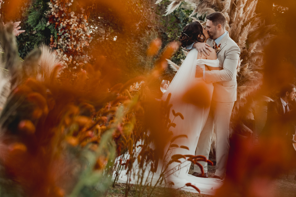 fotografo-casamento-ao-ar-livre-rancho-p-e-r-puruna-cerimonia