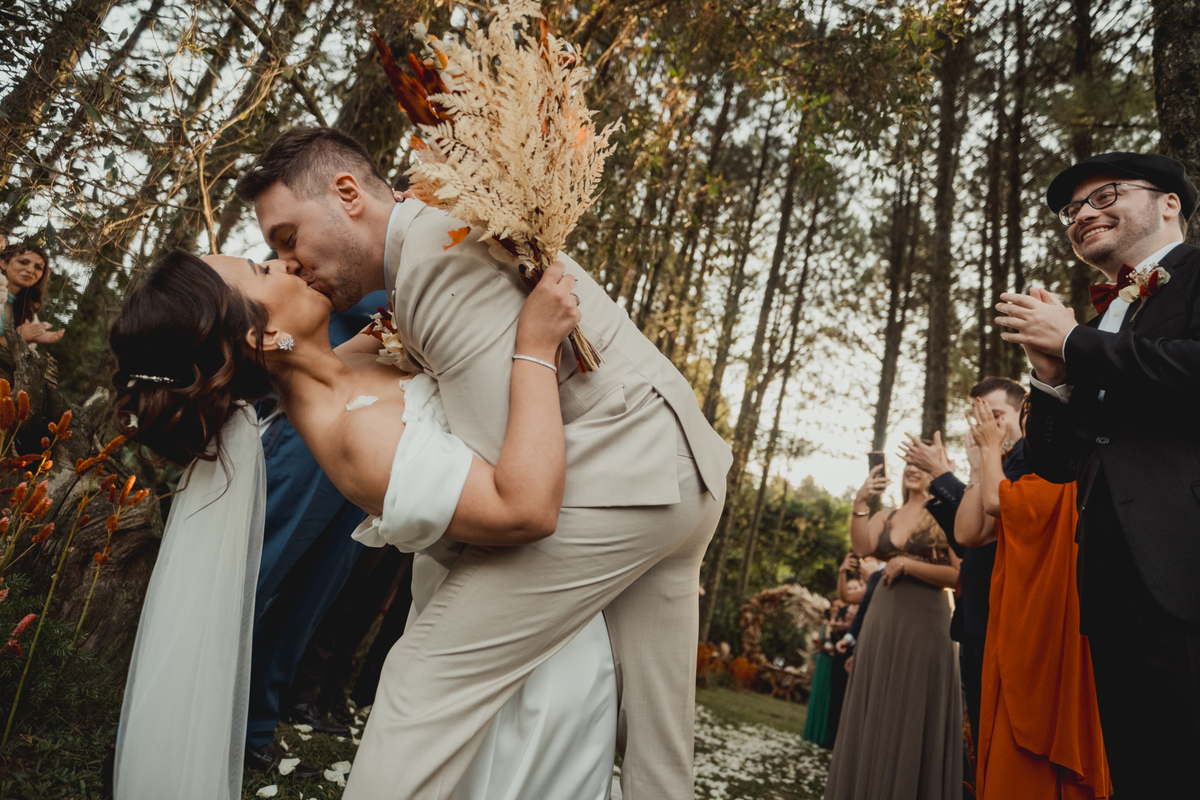 fotografo-casamento-ao-ar-livre-rancho-p-e-r-puruna-cerimonia