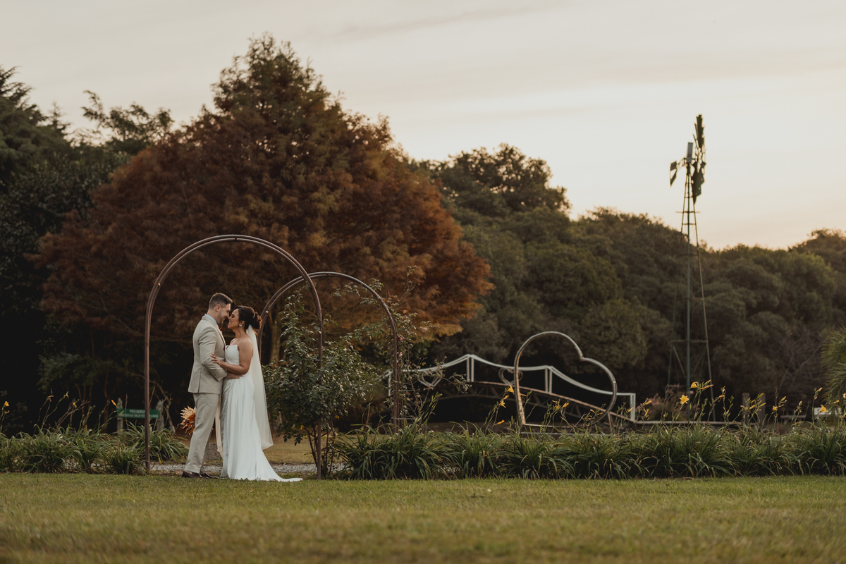 fotografo-casamento-ao-ar-livre-rancho-p-e-r-puruna-ensaio-noivos