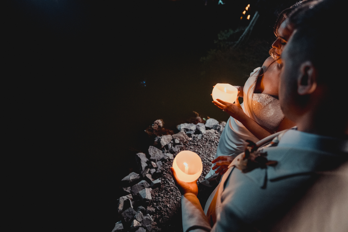 fotografo-casamento-ao-ar-livre-rancho-p-e-r-puruna-velas