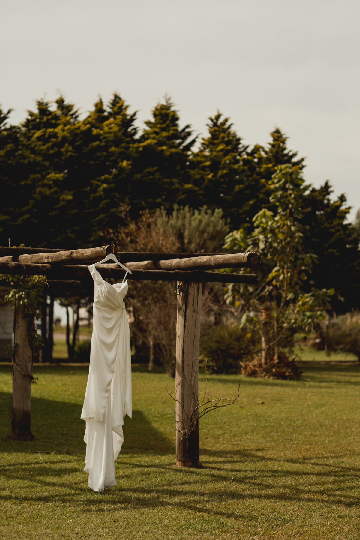 fotografo-casamento-ao-ar-livre-rancho-p-e-r-puruna-makingof-noiva