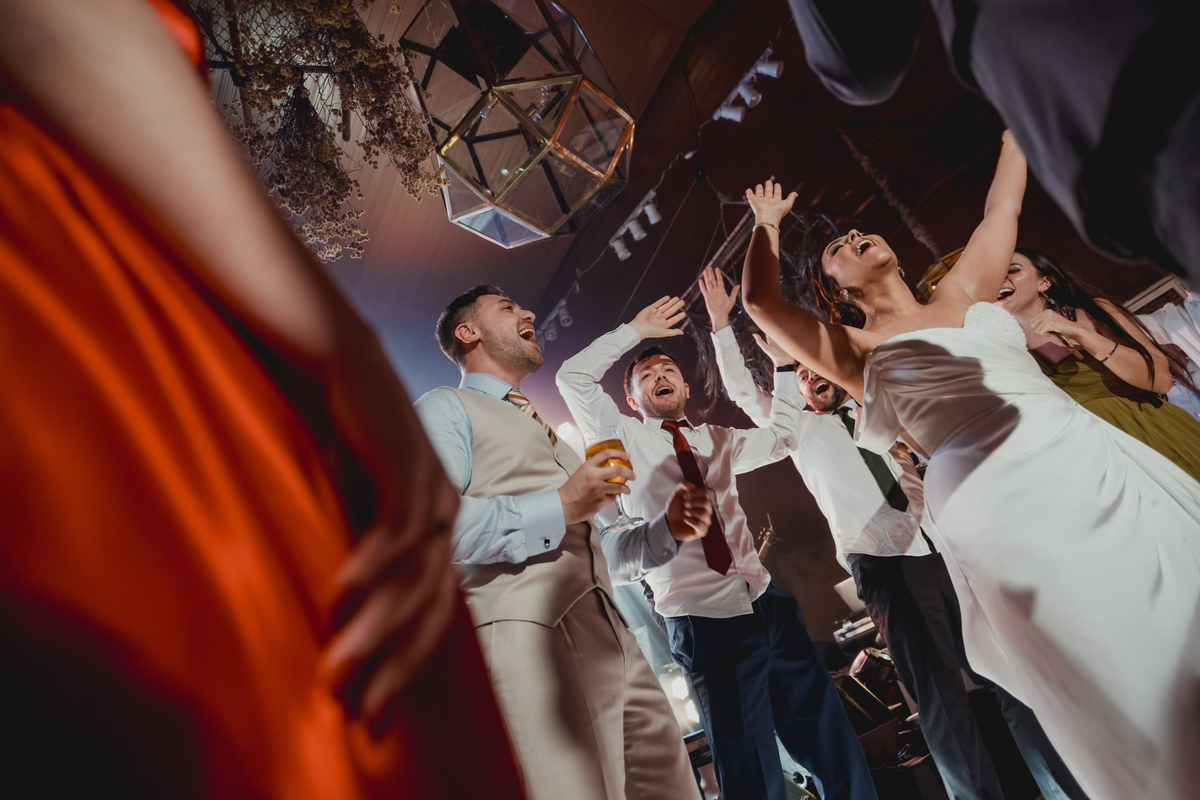 fotografo-casamento-ao-ar-livre-rancho-p-e-r-puruna-festa