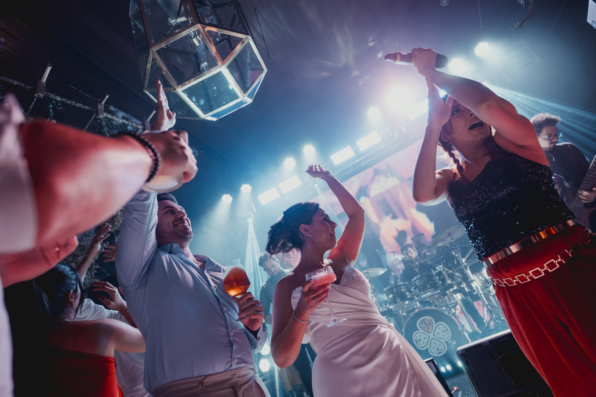 fotografo-casamento-ao-ar-livre-rancho-p-e-r-puruna-festa