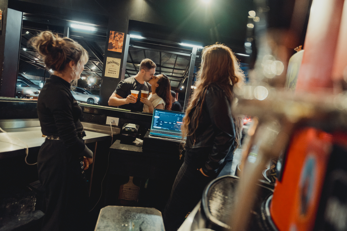 ensaio-pre-wedding-curitiba-largo-da-ordem-urbano