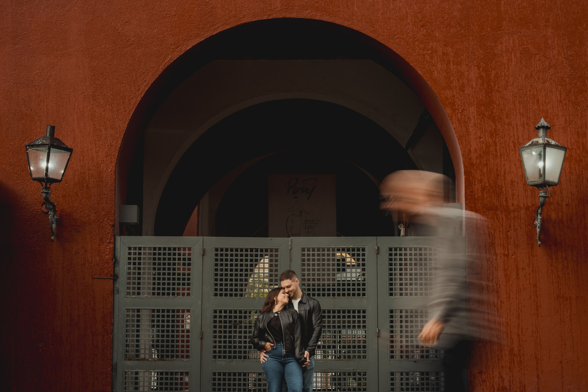 ensaio-pre-wedding-curitiba-largo-da-ordem-urbano