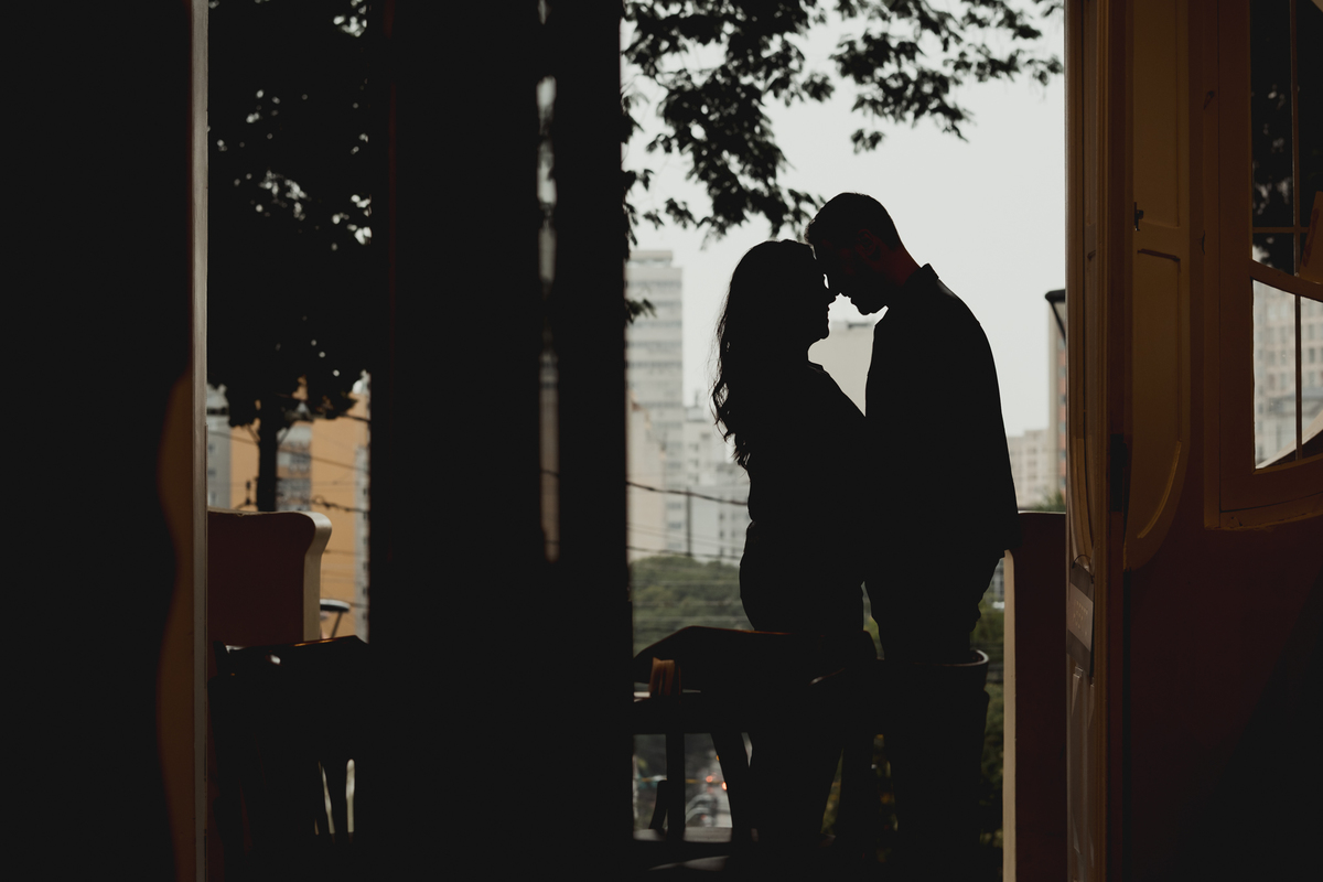 ensaio-pre-wedding-curitiba-largo-da-ordem-urbano