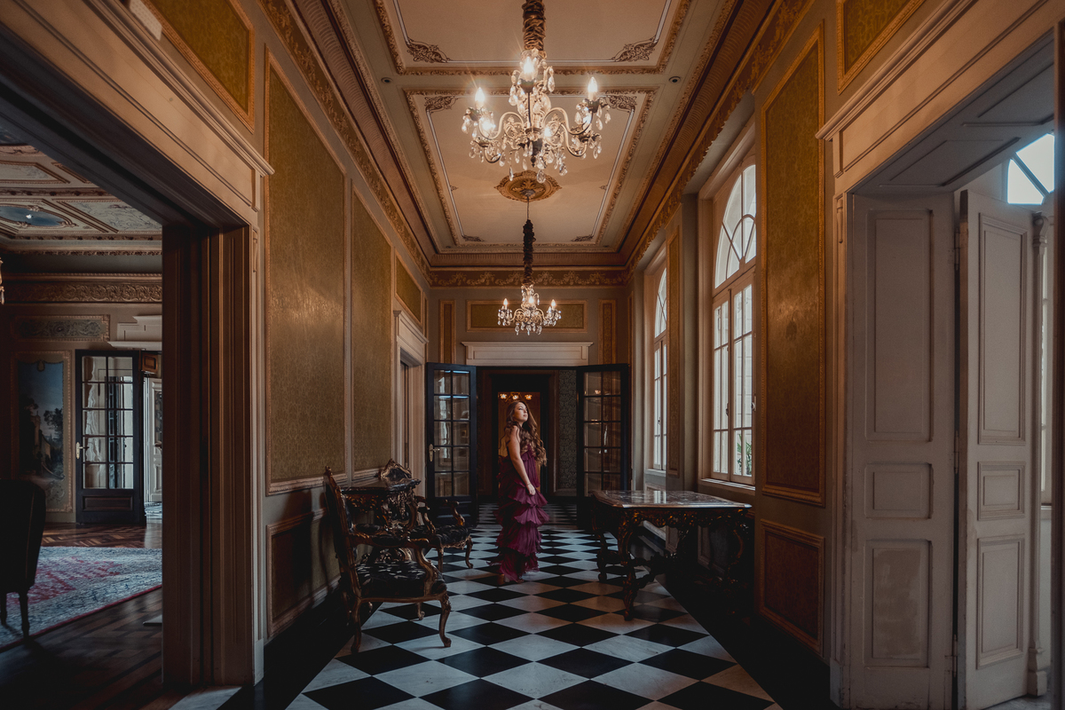Ensaio de 15 anos no Castelo do Batel em Curitiba, vestido roxo