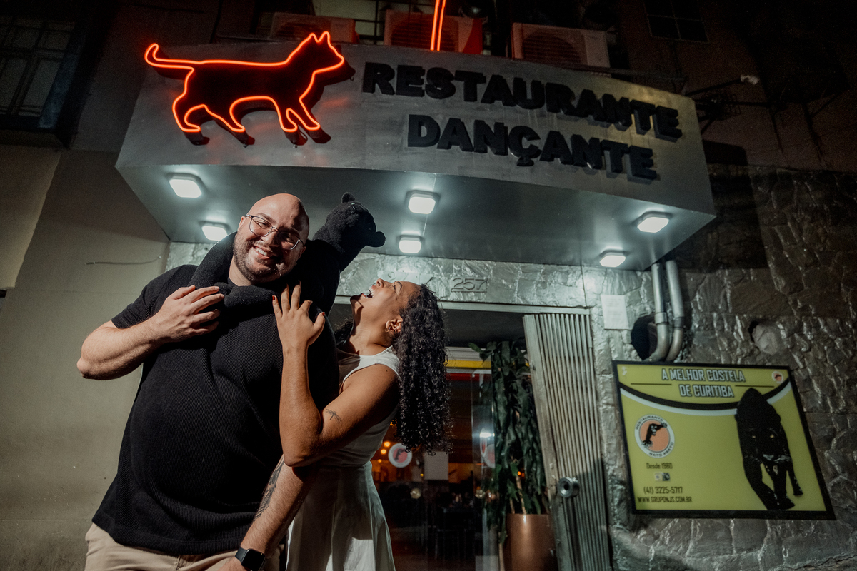 ensaio-restaurante-gato-preto-curitiba-casal