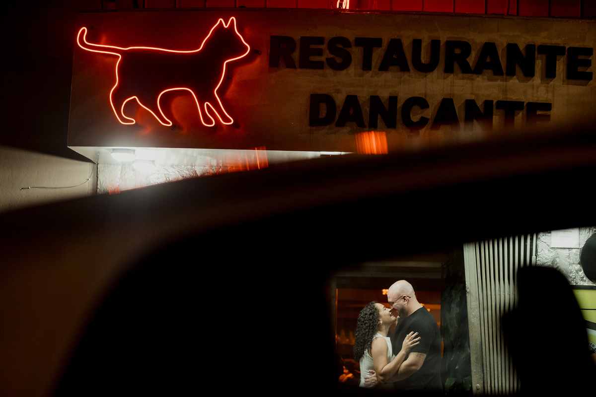 ensaio-restaurante-gato-preto-curitiba-casal