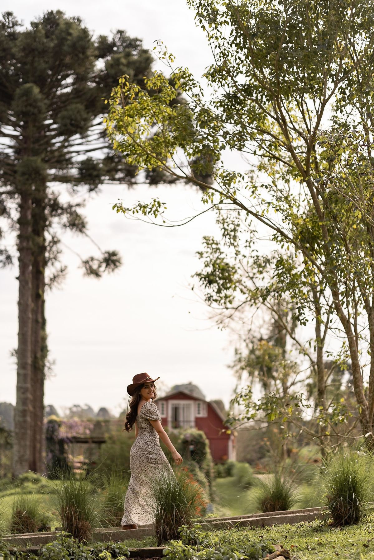 Debutante Rayssa no campo de lavanda do Lavandário dos Sonhos, São Luís do Purunã