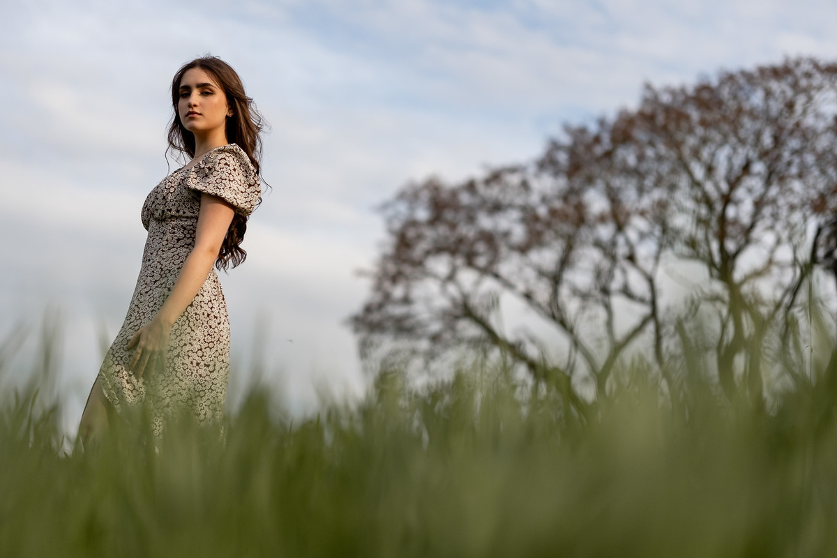 Debutante Rayssa no campo de lavanda do Lavandário dos Sonhos, São Luís do Purunã