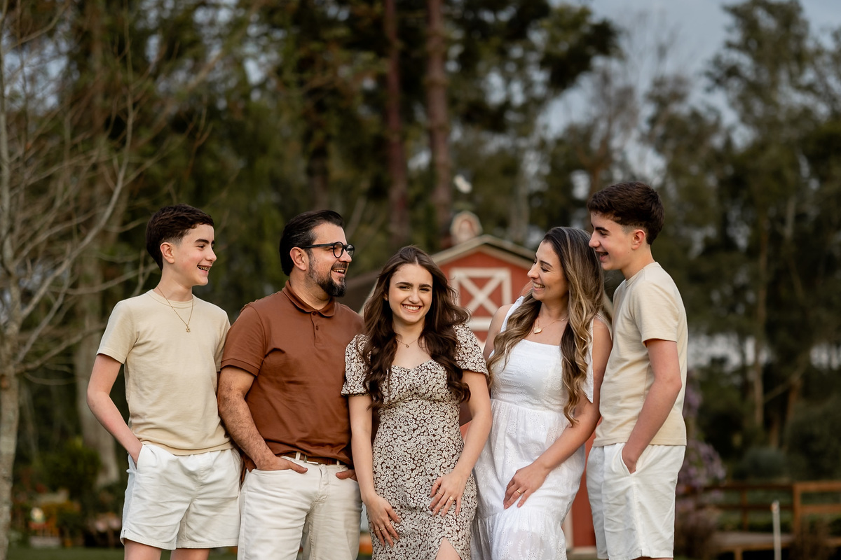 Debutante Rayssa no campo de lavanda do Lavandário dos Sonhos, São Luís do Purunã