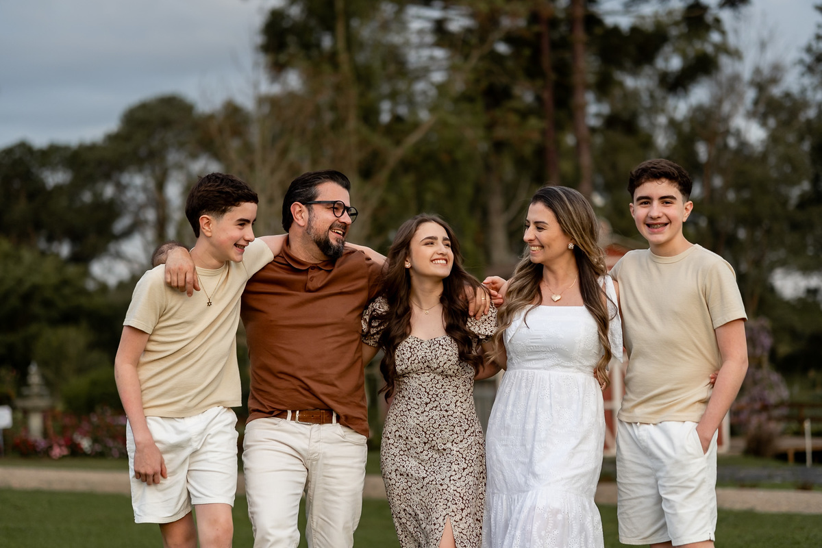 Debutante Rayssa no campo de lavanda do Lavandário dos Sonhos, São Luís do Purunã