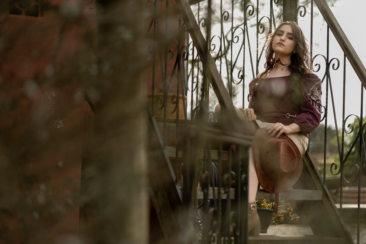 Debutante Rayssa no campo de lavanda do Lavandário dos Sonhos, São Luís do Purunã