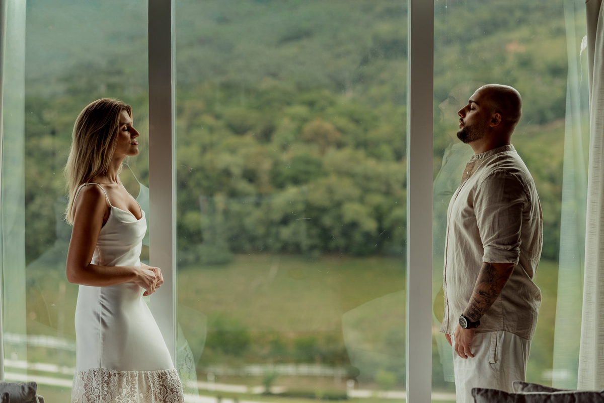 Luana e Gabriel no quarto do Fazzenda Park Resort, em Gaspar SC