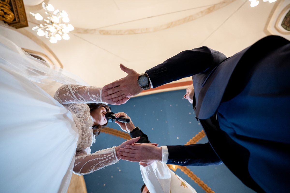 Cerimônia de casamento de Ana Carolina e Leonardo na Igreja Bom Jesus do Cabral