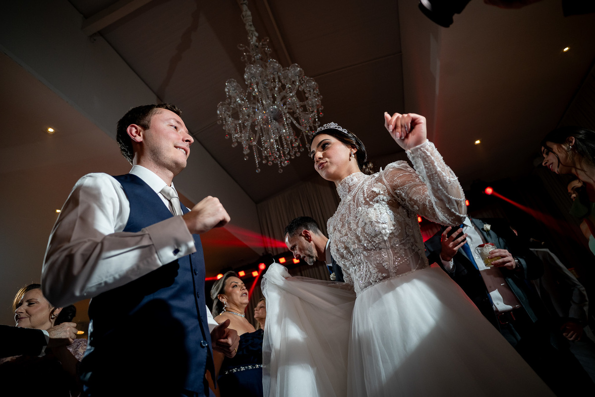 Pista de dança na festa de casamento na Villa Augusta Eventos