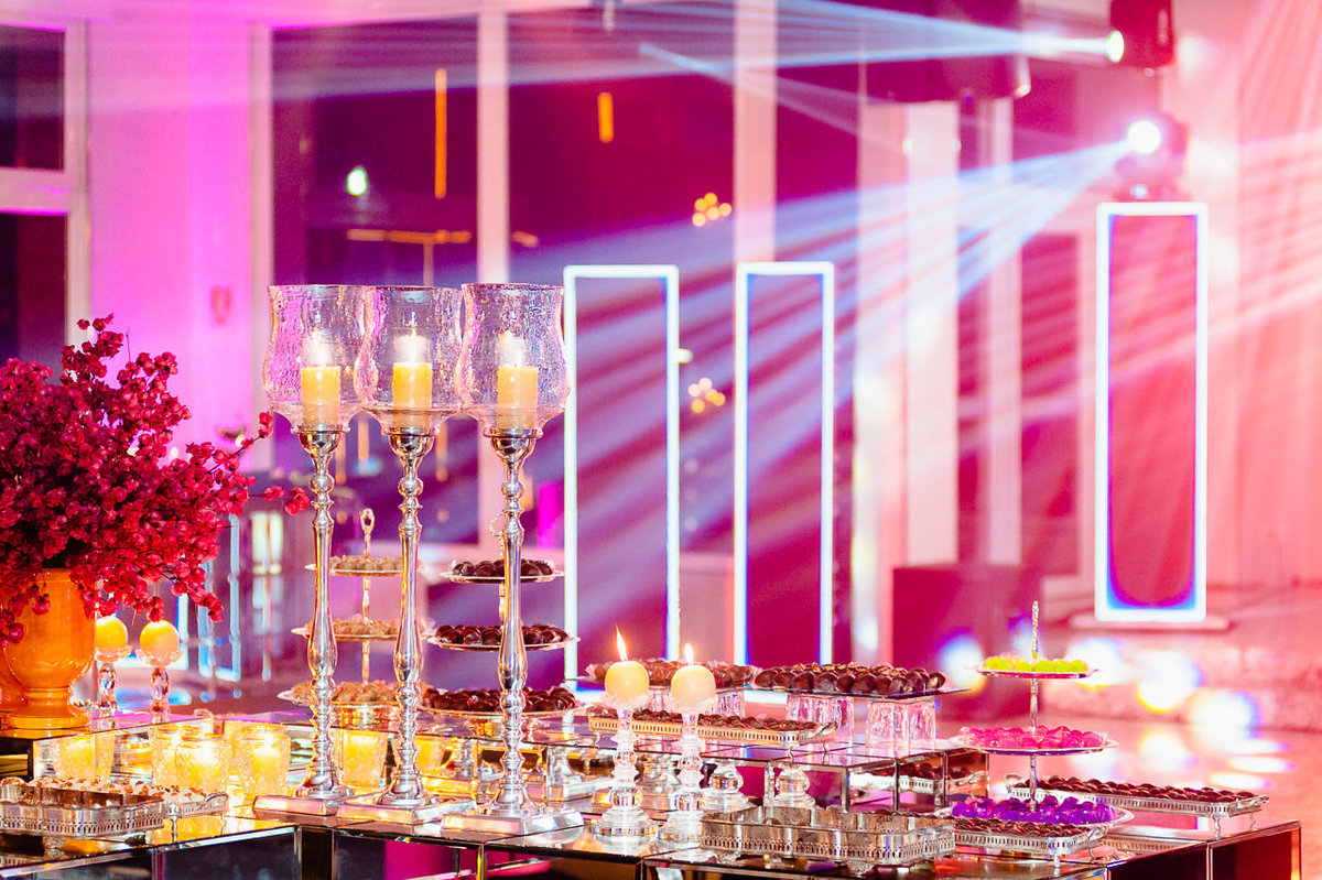 Foto da Decoração da Festa de Quinze Anos no Espaço Contemporâneo Park em Brasília fotografado por Rafael Steffen Fotografia. 