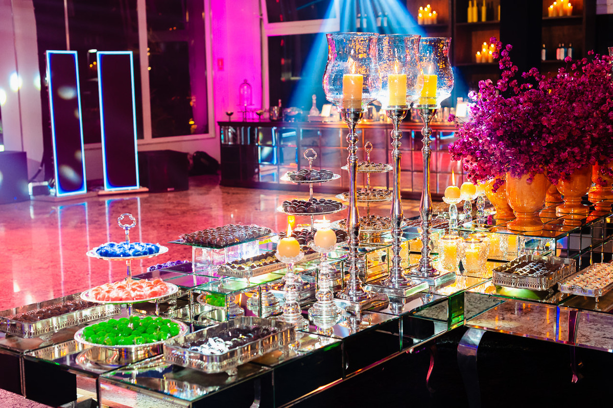 Foto da Decoração da Festa de Quinze Anos no Espaço Contemporâneo Park em Brasília fotografado por Rafael Steffen Fotografia. 