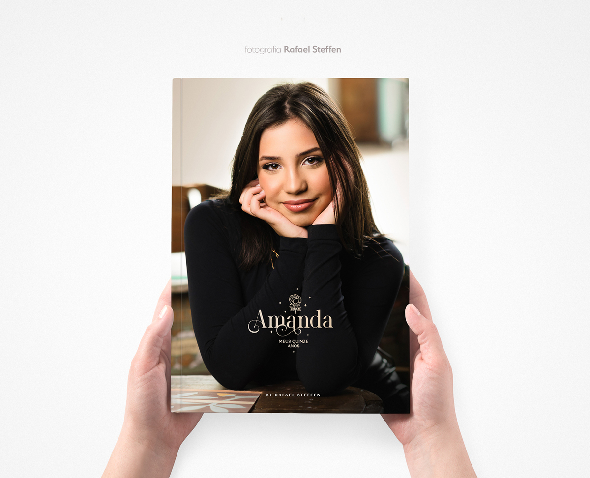 Foto da Capa do Álbum do Ensaio de Quinze Anos da Amanda fotografado no Villa Giardini em Brasília por Rafael Steffen Fotografia
