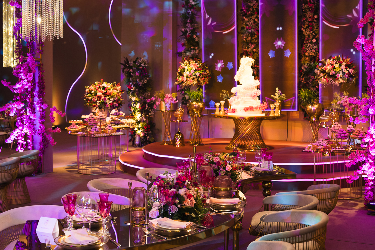 Foto da Mesa da Família da Festa de Quinze Anos da Laura Macedo fotografado por Rafael Steffen Fotografia em Brasília - DF no Espaço Monumental.