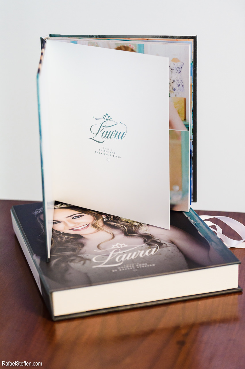 Abertura do Álbum Fotográfico de 15 Anos da Laura fotografado por Rafael Steffen Fotografia