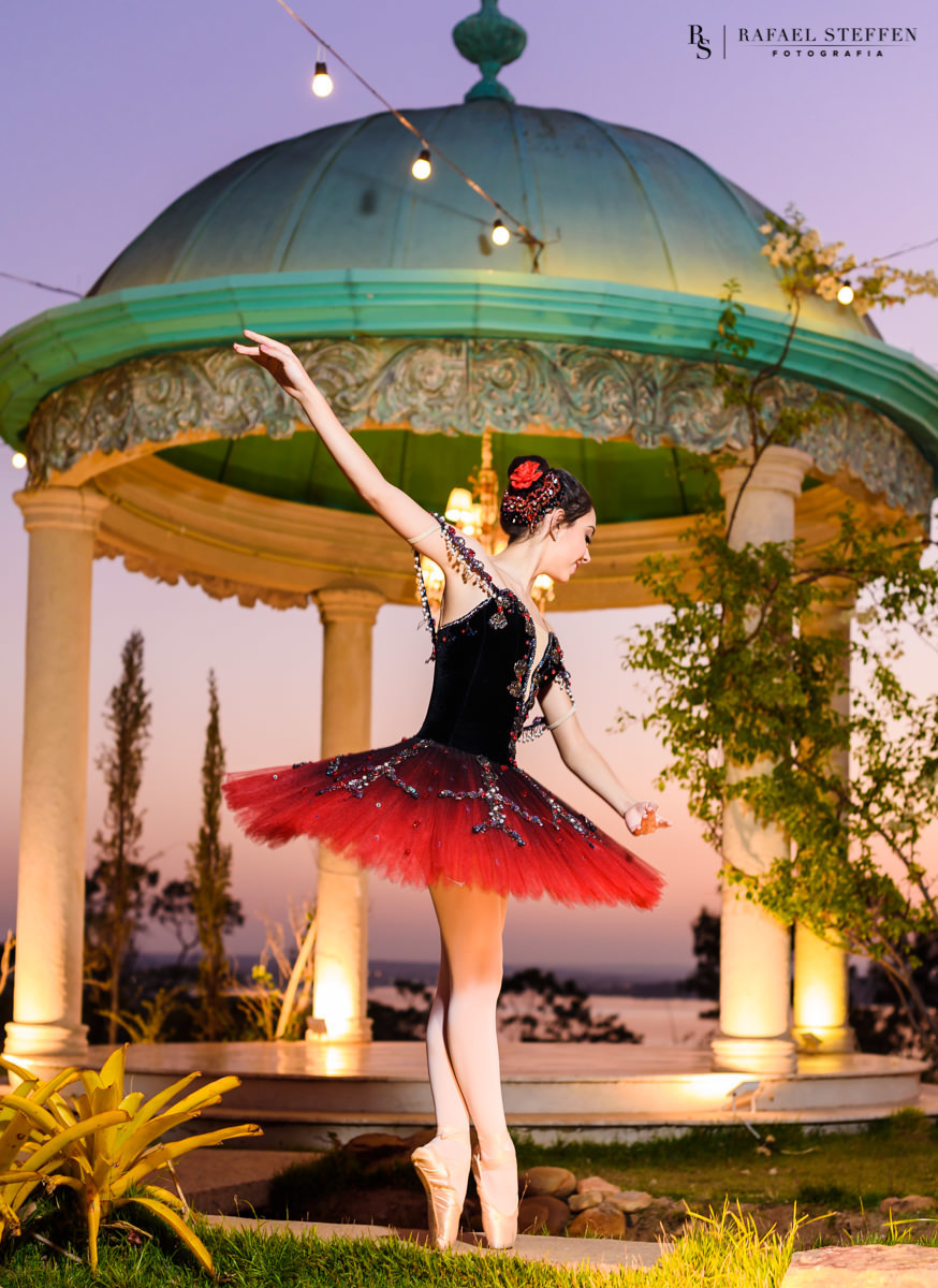 Fotografia de 15 Anos da Júlia Bailarina fotografado por Rafael Steffen Fotografia.