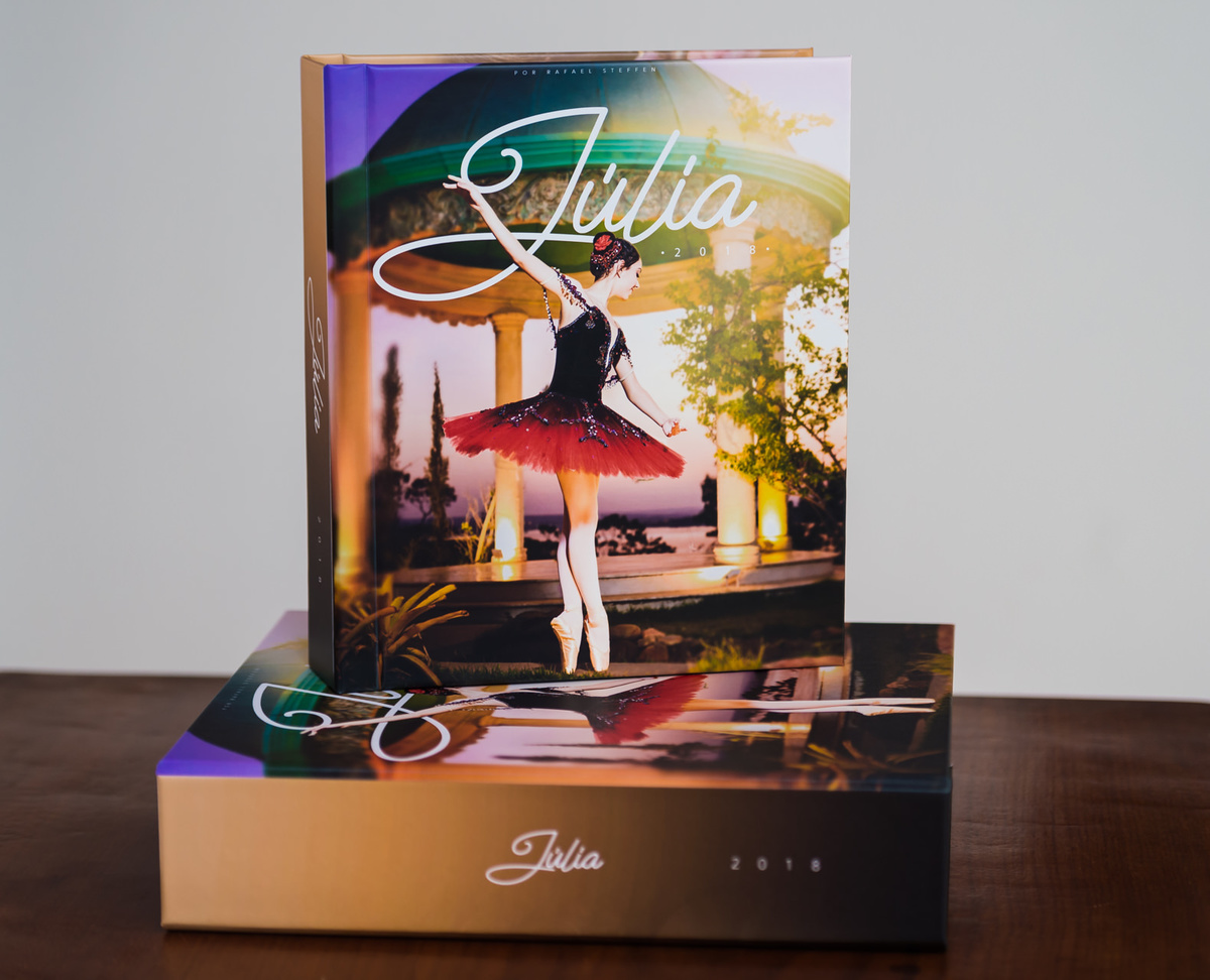 Álbum 15 Anos Impresso da Júlia fotografado por Rafael Steffen Fotografia de Brasília.