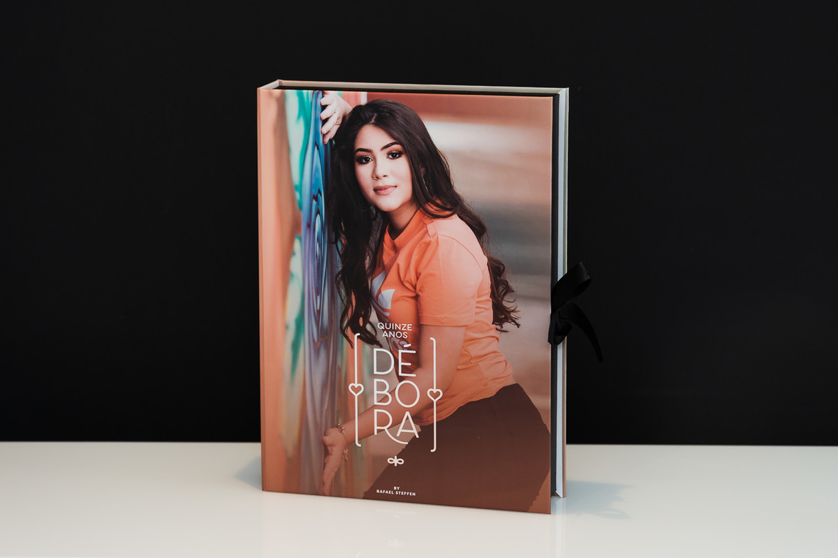 Foto do álbum de quinze anos da Débora fotografado por Rafael Steffen Fotografia em Brasília - DF.