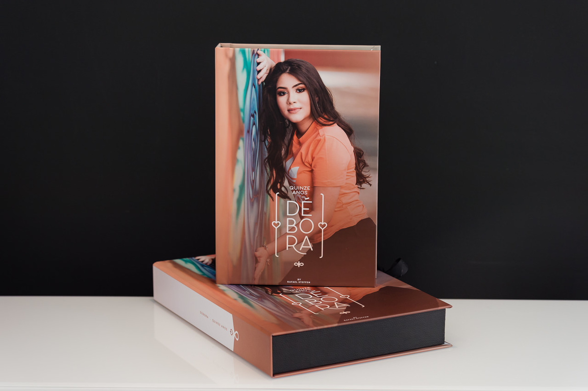 Álbum do ensaio de quinze anos da Débora fotografado em Brasília - DF.