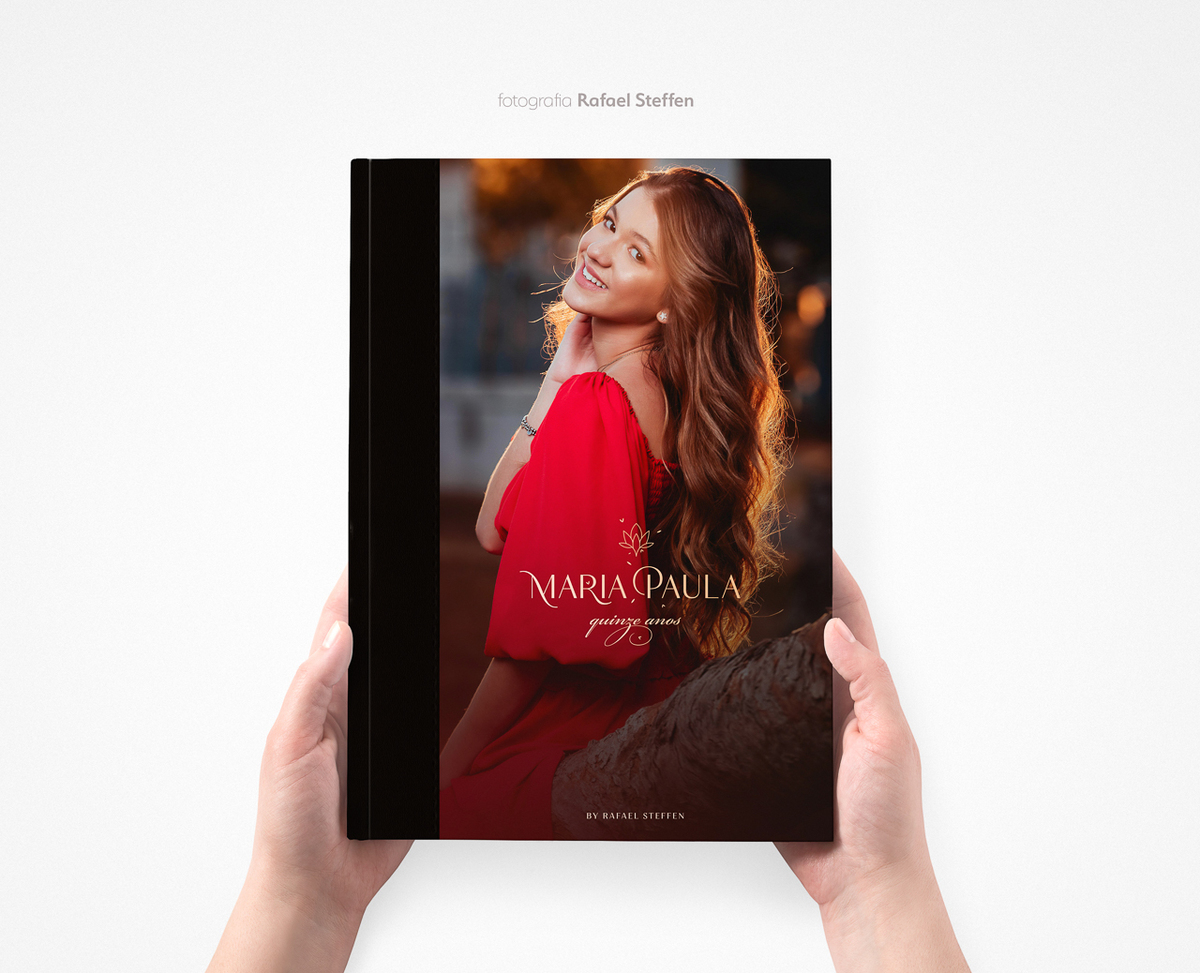 Capa do Álbum de Quinze Anos da Maria Paula fotografado por Rafael Steffen Fotografia em Brasília, DF. 