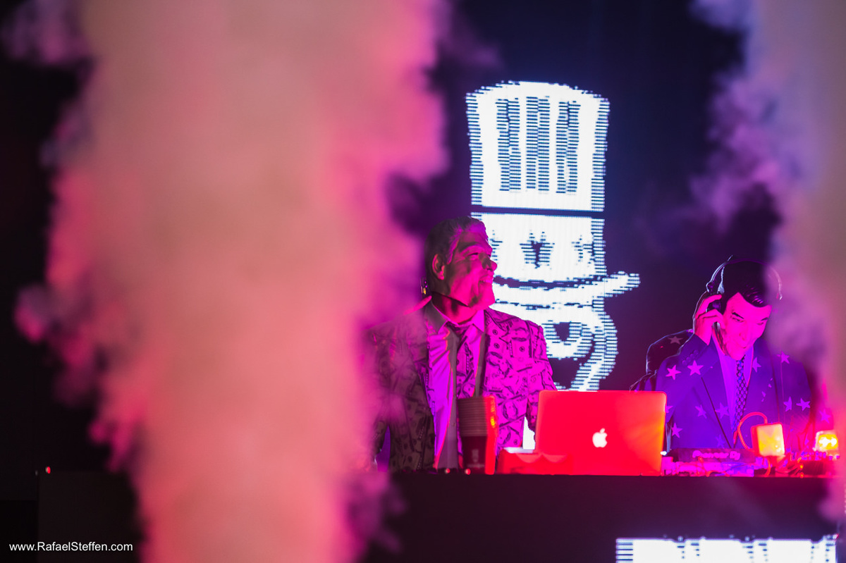 Foto do DJ The President na festa de quinze anos da Malu no Dúnia Hall em Brasília