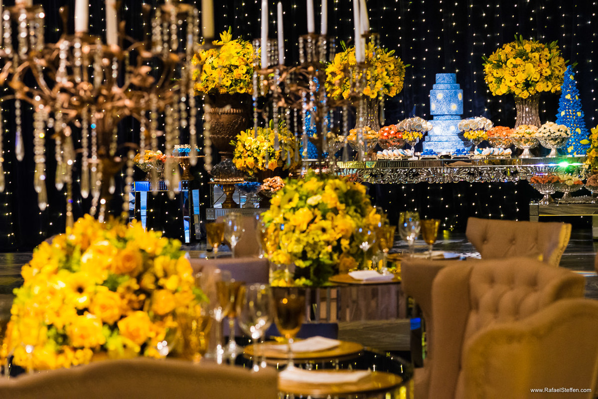 Decoração da Festa de 15 Anos da Malu no Dúnia Hall em Brasília.