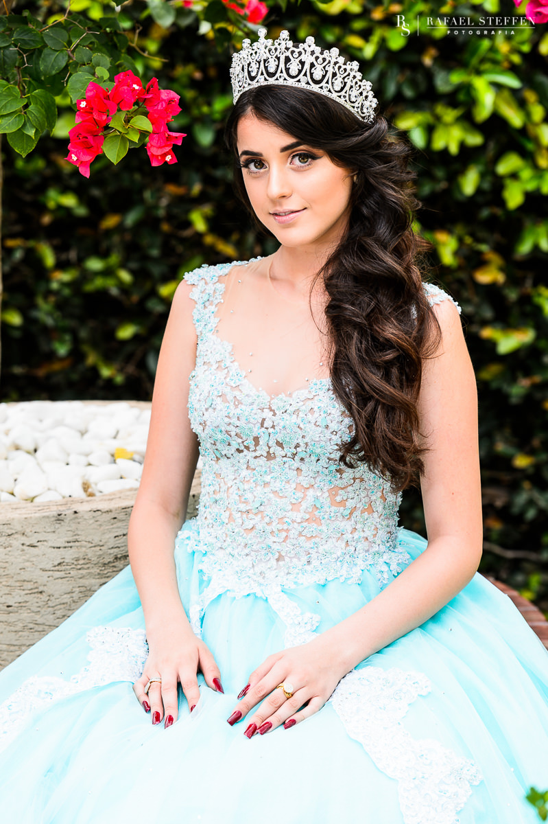 Ensaio 15 Anos Vestido Sentada