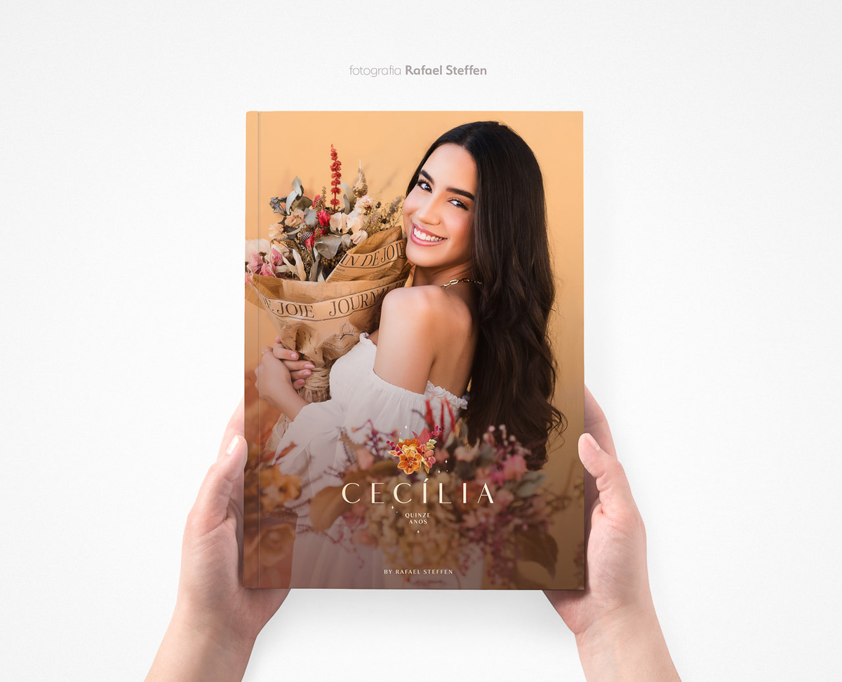 Capa do álbum do ensaio de quinze anos da Cecília fotografado no Villa Giardini em Brasília - DF. 