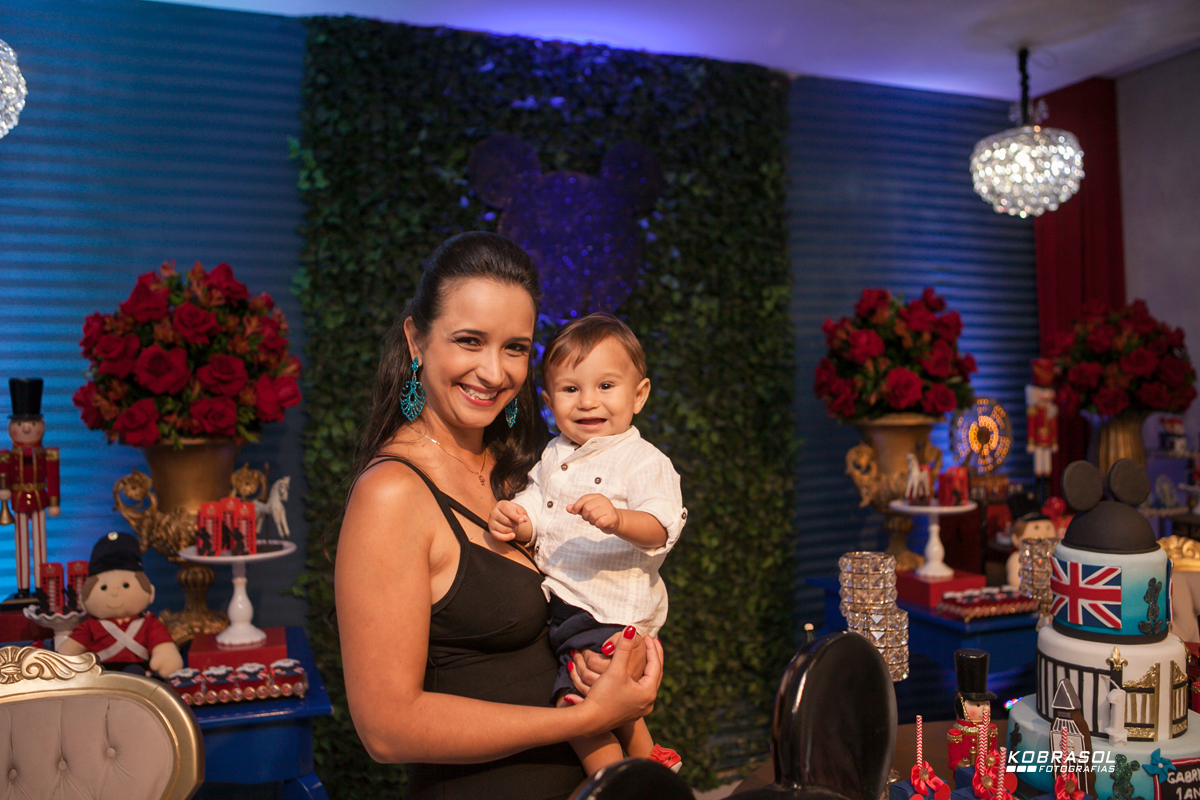 umano, umaninho, primeiroaninho, fotografiainfantil, fotodefesta, festadeumaninho, micheyemlondres, londonmickeydecor, decoracademickey, umaninho, primeiroano, festadeprincipe, maedemenino, fotosdefesta, festainfantil, classicbuffet