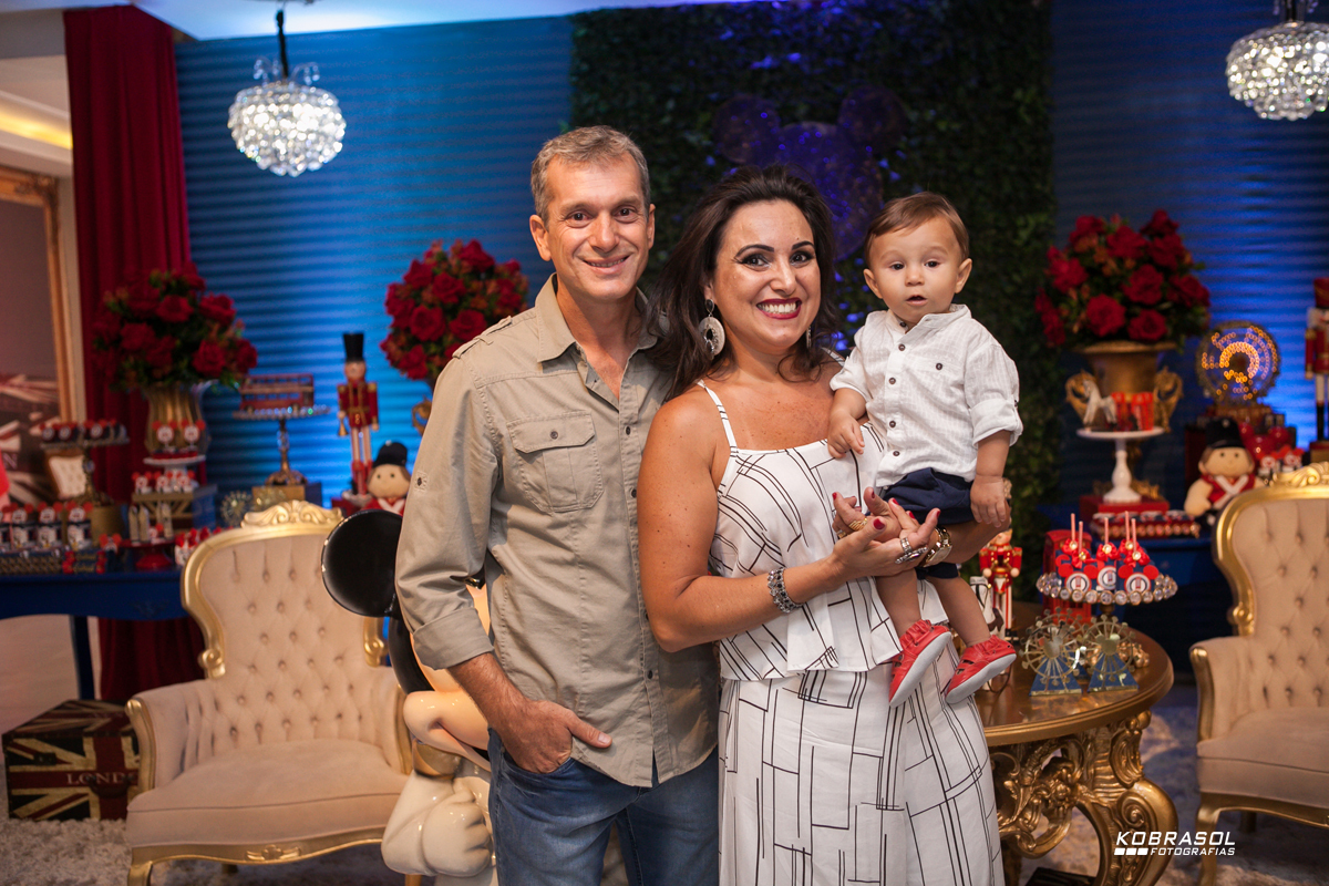 umano, umaninho, primeiroaninho, fotografiainfantil, fotodefesta, festadeumaninho, micheyemlondres, londonmickeydecor, decoracademickey, umaninho, primeiroano, festadeprincipe, maedemenino, fotosdefesta, festainfantil, classicbuffet