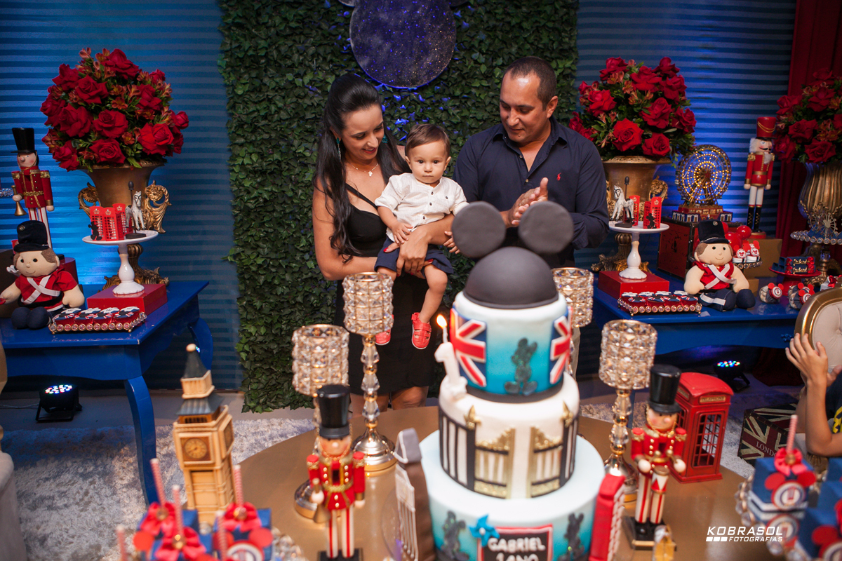 umano, umaninho, primeiroaninho, fotografiainfantil, fotodefesta, festadeumaninho, micheyemlondres, londonmickeydecor, decoracademickey, umaninho, primeiroano, festadeprincipe, maedemenino, fotosdefesta, festainfantil, classicbuffet