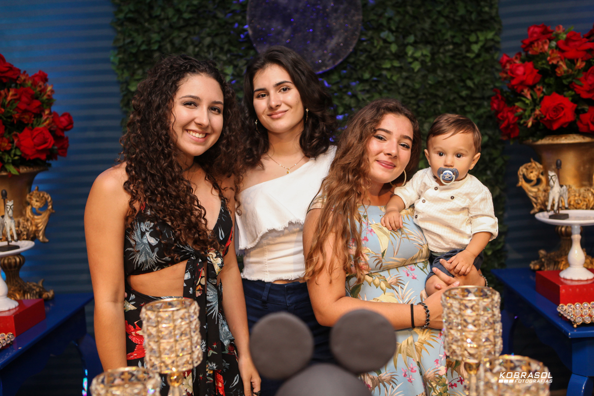 umano, umaninho, primeiroaninho, fotografiainfantil, fotodefesta, festadeumaninho, micheyemlondres, londonmickeydecor, decoracademickey, umaninho, primeiroano, festadeprincipe, maedemenino, fotosdefesta, festainfantil, classicbuffet