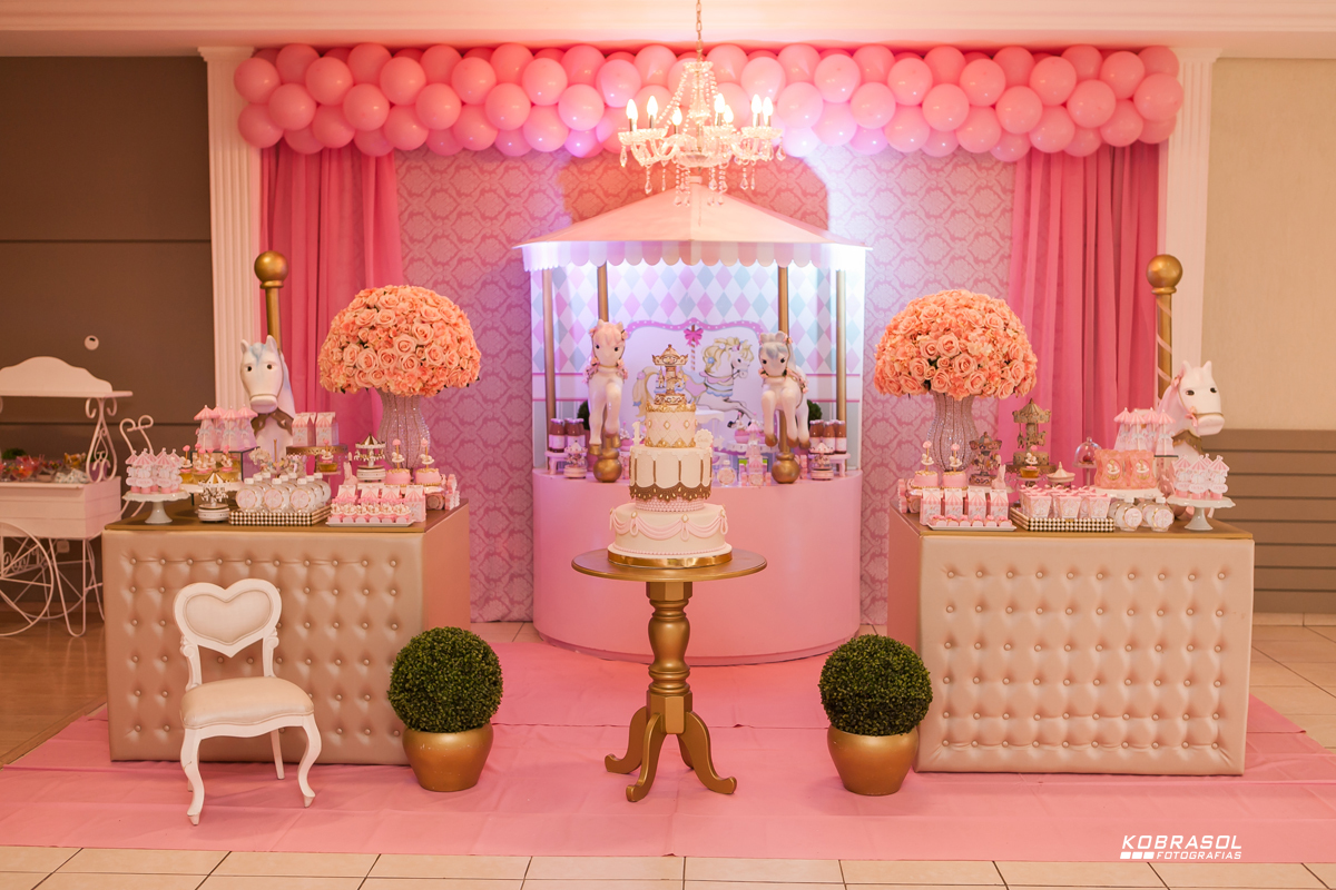 umano, umaninho, primeiroaninho, fotografiainfantil, fotodefesta, festadeumaninho, festacarrossel, carrosseldecor, decoracadocarrossel, umaninho, primeiroano, festadeprincesa, maedemenina, fotosdefesta, ateliedafesta