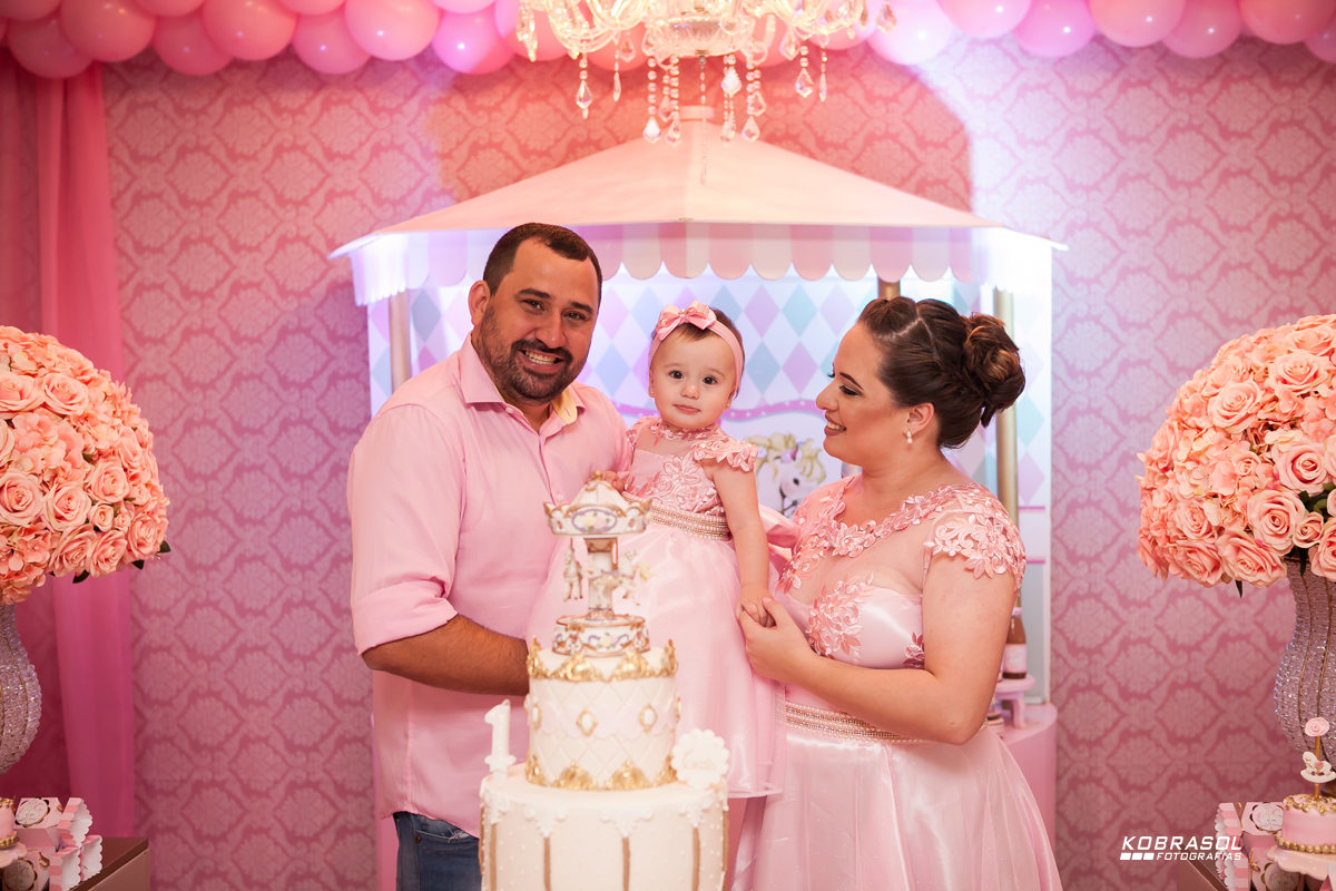 umano, umaninho, primeiroaninho, fotografiainfantil, fotodefesta, festadeumaninho, festacarrossel, carrosseldecor, decoracadocarrossel, umaninho, primeiroano, festadeprincesa, maedemenina, fotosdefesta, ateliedafesta