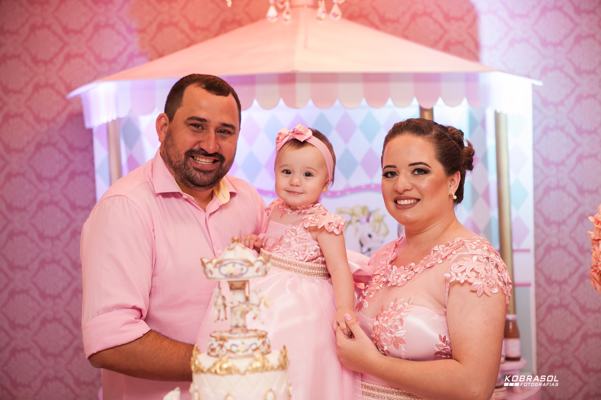 umano, umaninho, primeiroaninho, fotografiainfantil, fotodefesta, festadeumaninho, festacarrossel, carrosseldecor, decoracadocarrossel, umaninho, primeiroano, festadeprincesa, maedemenina, fotosdefesta, ateliedafesta
